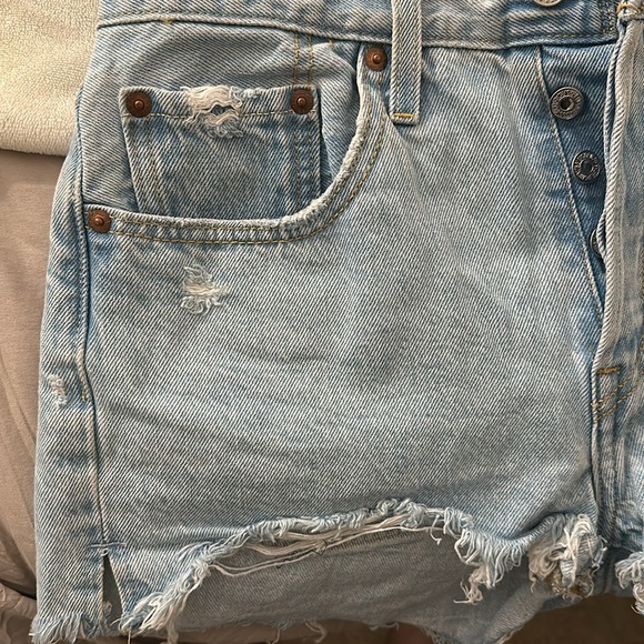 Faded/Distressed Levi 501 Washed Jean Shorts - Picture 5 of 6